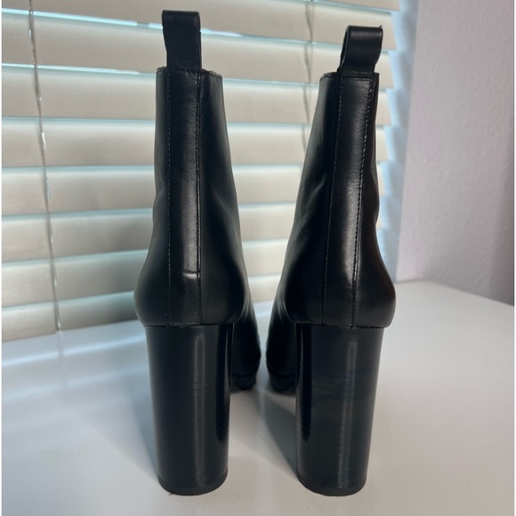 Zara Trafaluc Black Ankle Booties Leather High Ankle Front Zipper Sz 36 - 5 1/2 - Picture 4 of 6